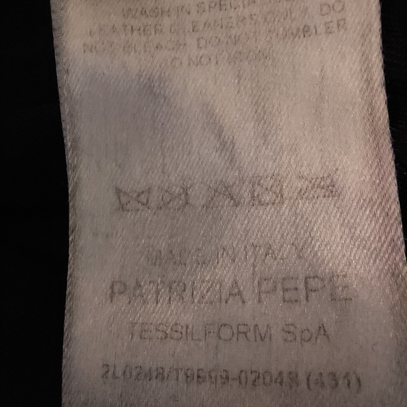 PATRIZIA PEPE FIRENZE VINTAGE ITALIAN LAMBSKIN CROP PANTS - Picture 9 of 16